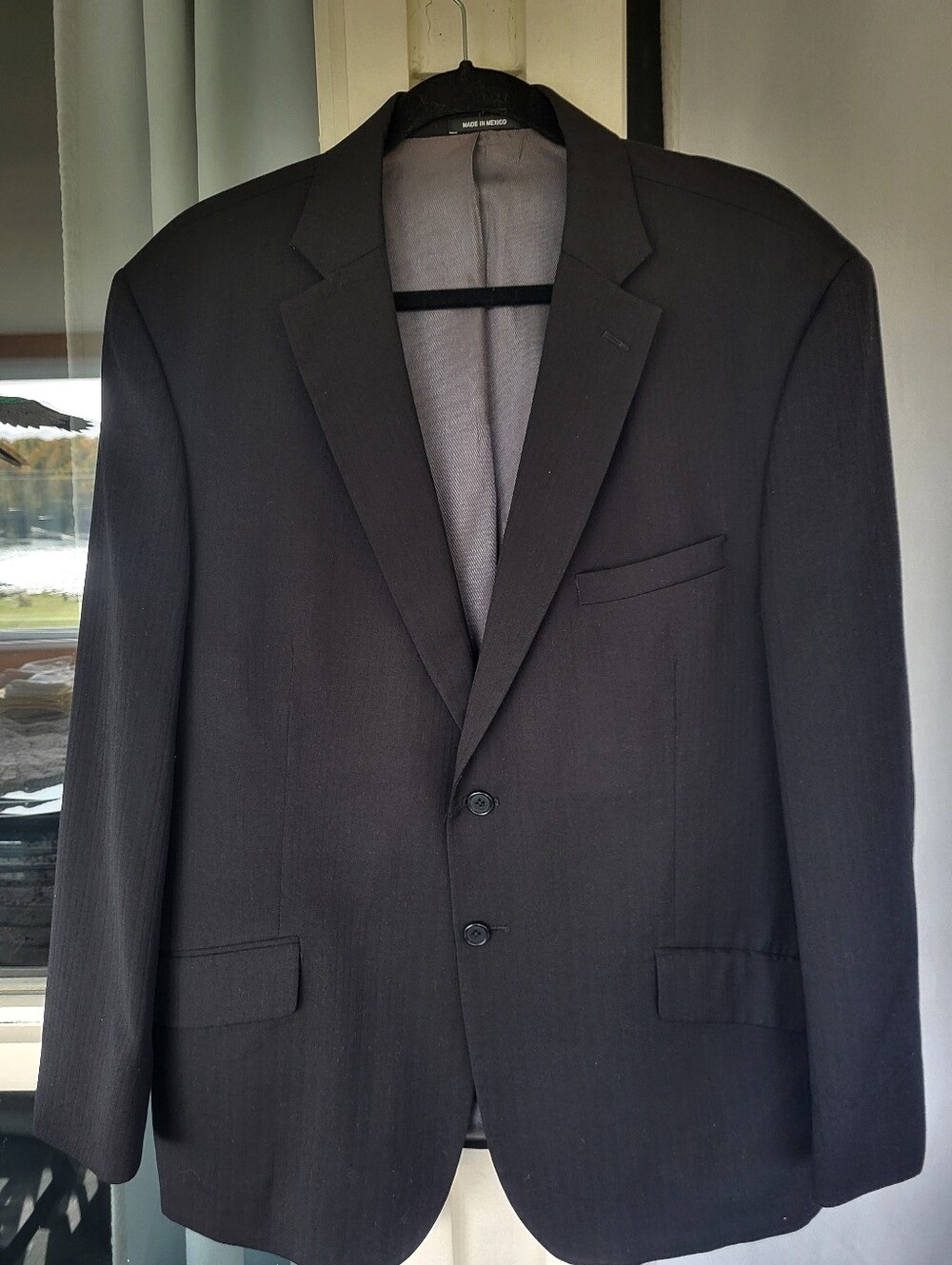 Claiborne Men's Dark Black Two-Button Sport Coat All Wool Excellent